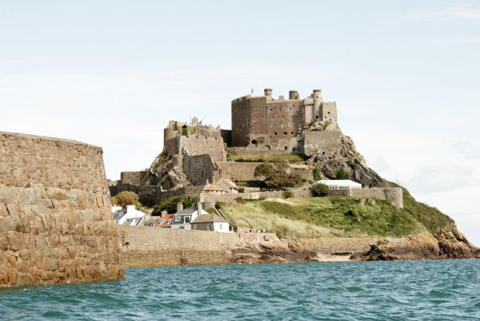 Замок Монт Оргуэл